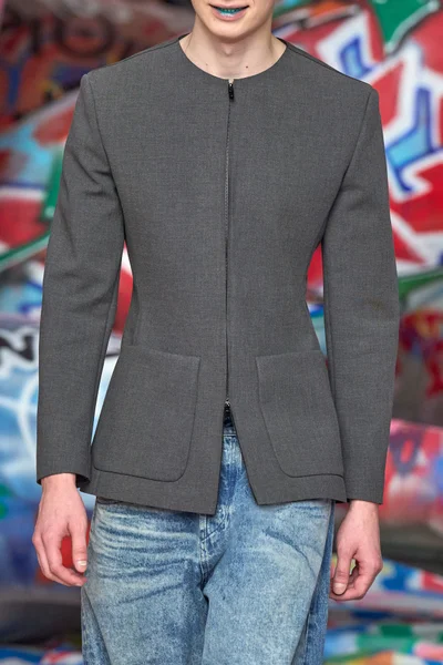 Look 7